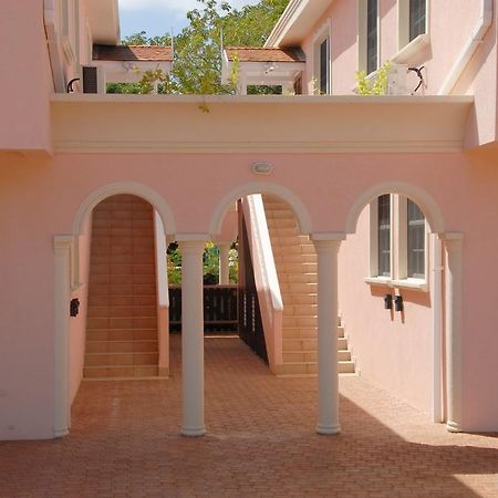Sandy Bliss Condominiums سانت جيمس المظهر الخارجي الصورة