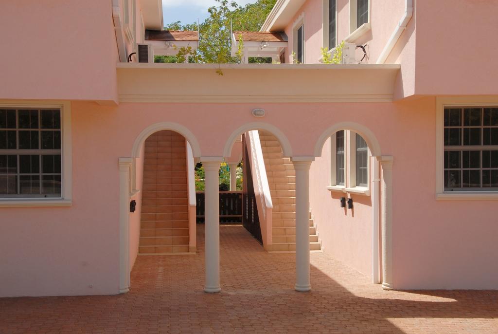 Sandy Bliss Condominiums سانت جيمس المظهر الخارجي الصورة